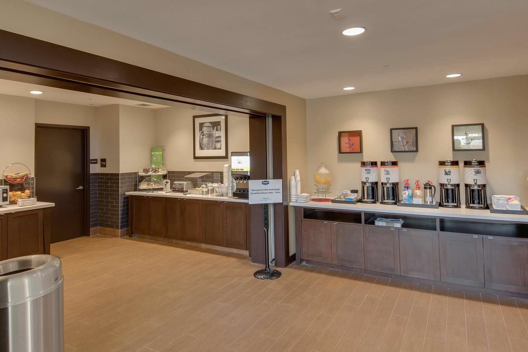 Hampton Inn & Suites Los Angeles - גלנדייל מראה חיצוני תמונה