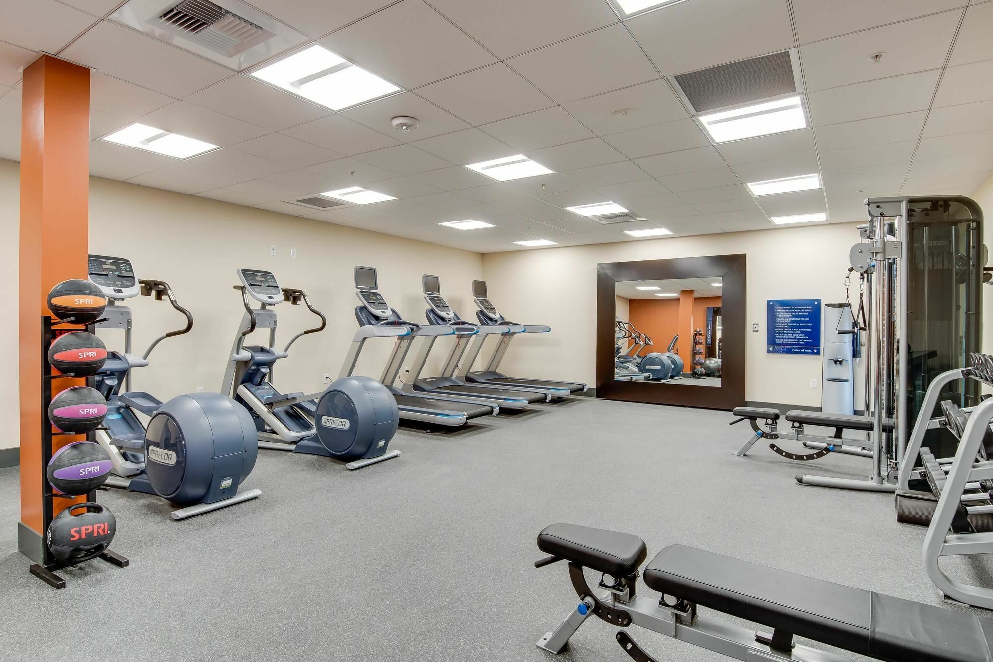 Hampton Inn & Suites Los Angeles - גלנדייל מראה חיצוני תמונה