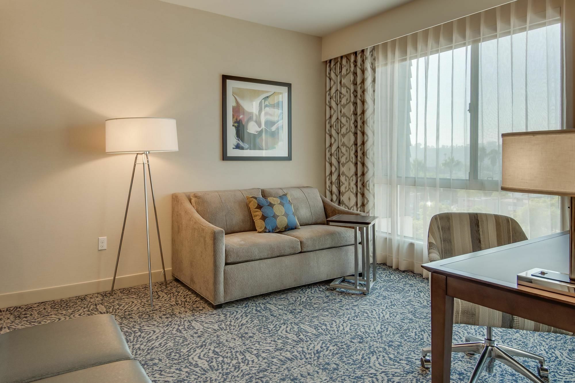 Hampton Inn & Suites Los Angeles - גלנדייל מראה חיצוני תמונה
